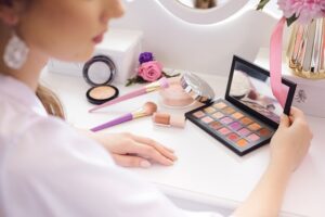 cosmetics to make yourself more attractive